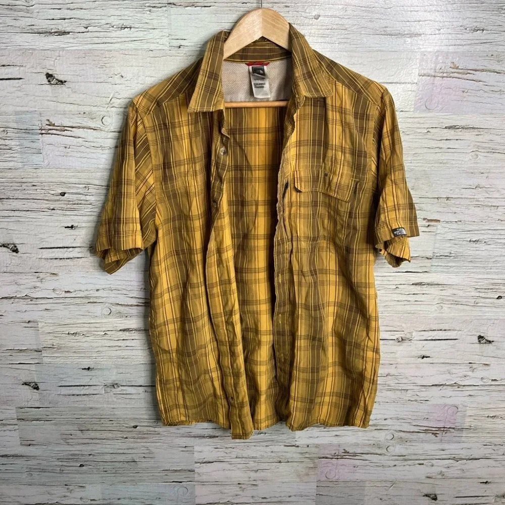 The north face  yellow brown plaid tee shirt button down size medium orange